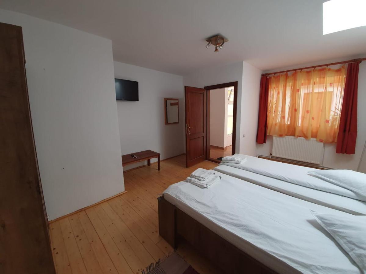 Casa Terezia Hotel Brasov Luaran gambar